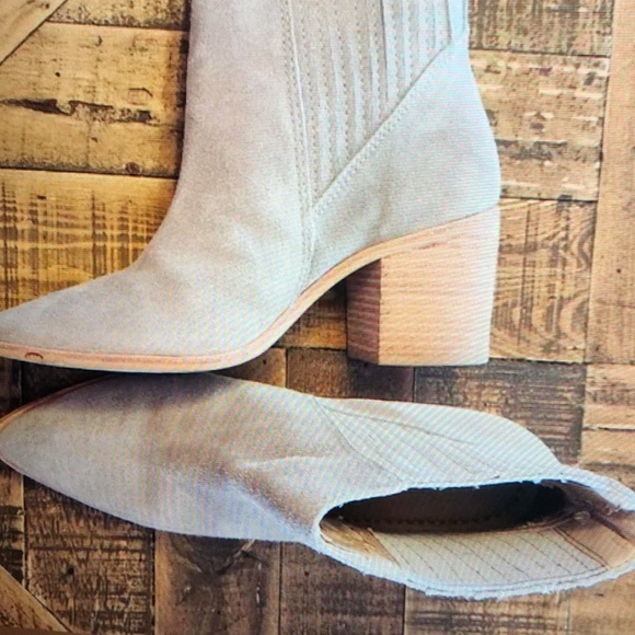 Kaanas Nosiola Pointy Elastic Booties size 7 - Picture 2 of 5